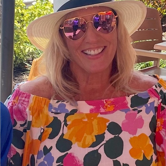 Floral off shoulder top - Picture 4 of 8